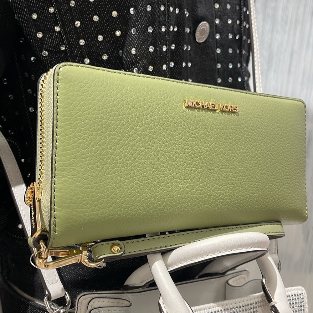 MICHAEL KORS
Leather Continental Wristlet Phone Case Wallet 
Light Sage
NWT - Picture 6 of 16